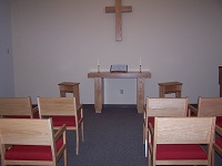 Picture of small hospital chapel room.